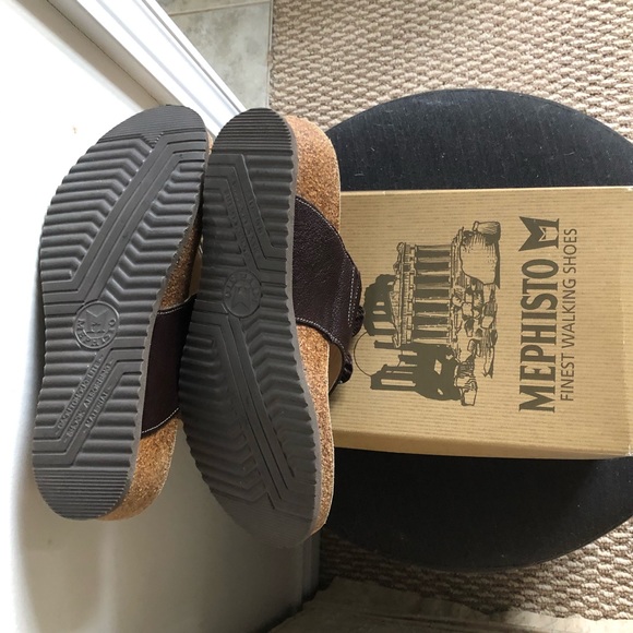 Sandals - Picture 2 of 3